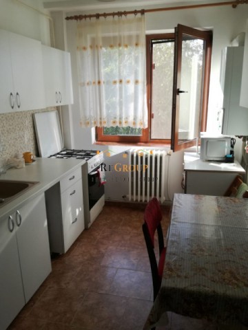 apartament-3-camere-podu-ros-decomandat-8